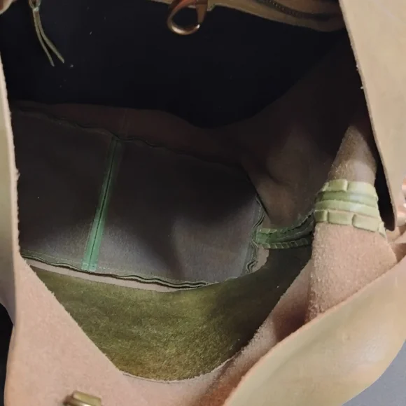 Isabella Fiore Gisela Diamond Stitched Green Leather Hobo - Picture 8 of 10